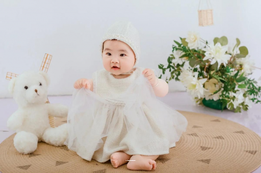 代怀生子好找吗怀孕初期肚子胀得难受
